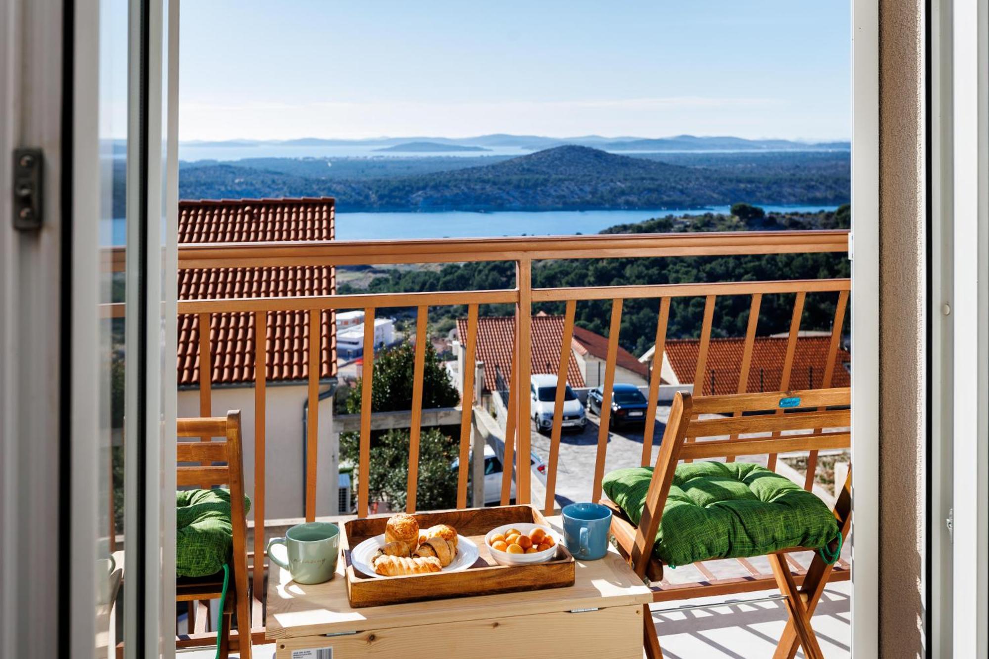 Summer Breeze Apartment - Quiet Place With A Spectacular View And A Garden Šibenik Extérieur photo