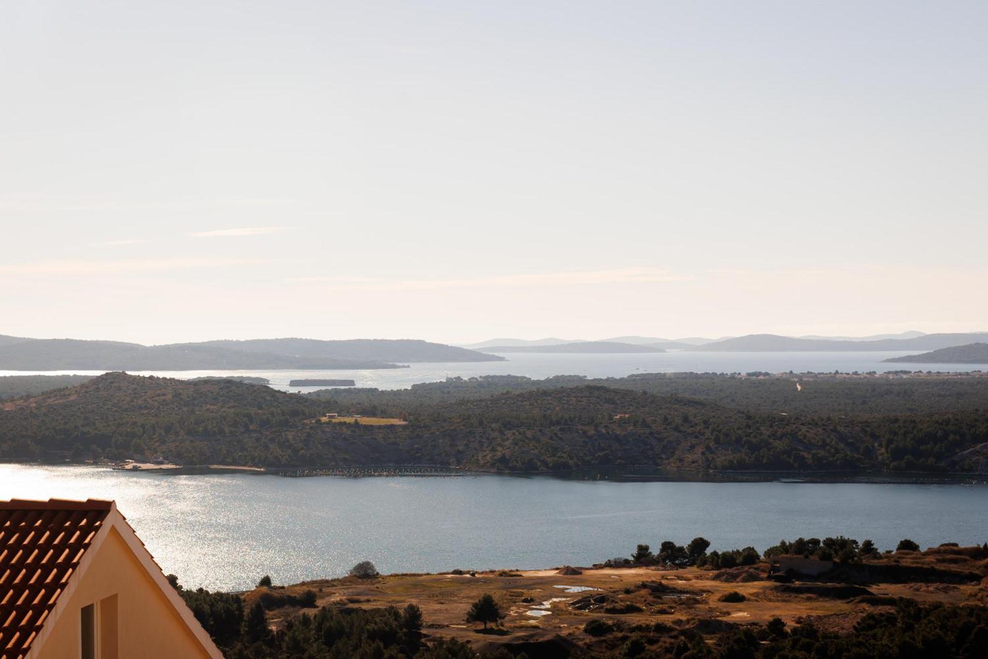 Summer Breeze Apartment - Quiet Place With A Spectacular View And A Garden Šibenik Extérieur photo